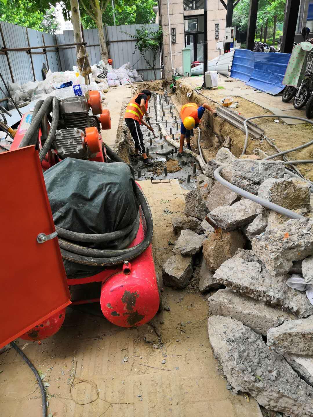 大英地基加固解决房子的地基下沉问题